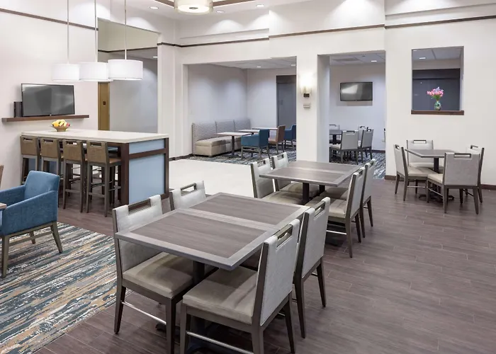 Hampton Inn & Suites Chicago North Shore